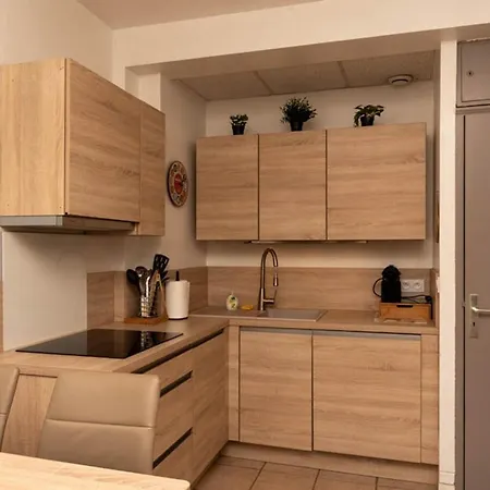 T2 Pour 4 Pers, Acces Plage, Parking - Fr-1-803-98 * Le Lavandou