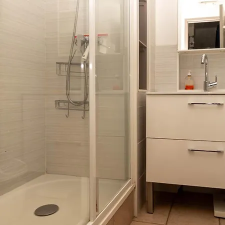 דירה T2 Pour 4 Pers, Acces Plage, Parking - Fr-1-803-98 *